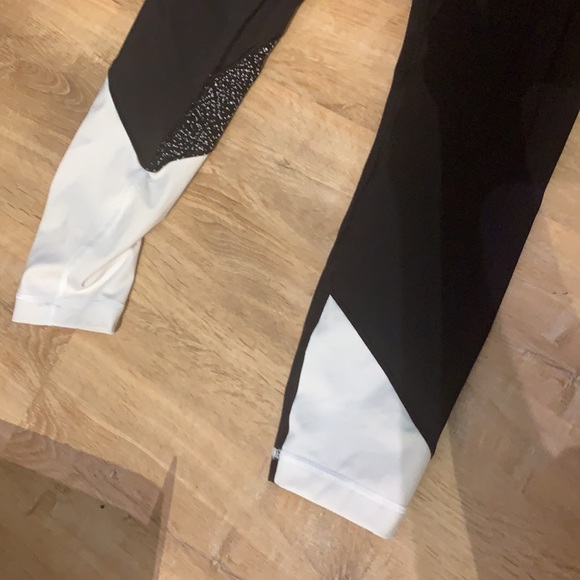 Lululemon athletic legging - Picture 3 of 7